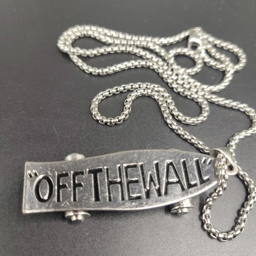 Vans Off‎ The Wall Skateboard Pendant Necklace Silver Tone 24